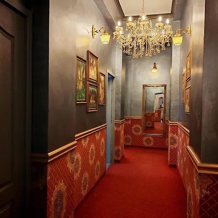 Otel Noblesse Palace Old Town By Nf