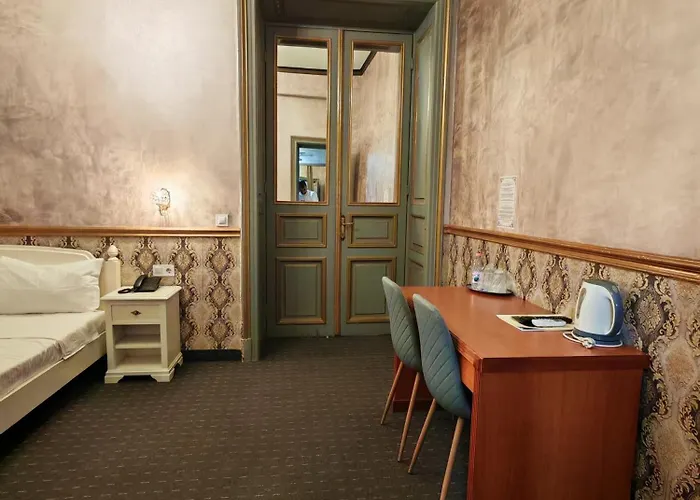 Szálloda Noblesse Palace Old Town By Nf Bukarest