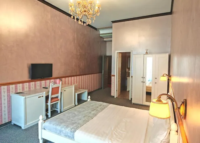 Noblesse Palace Old Town By Nf 4* Бухарест