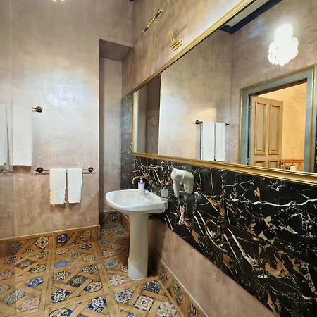 Noblesse Palace Old Town By Nf בוקרשט