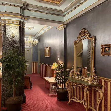 Noblesse Palace Old Town By Nf 4* בוקרשט