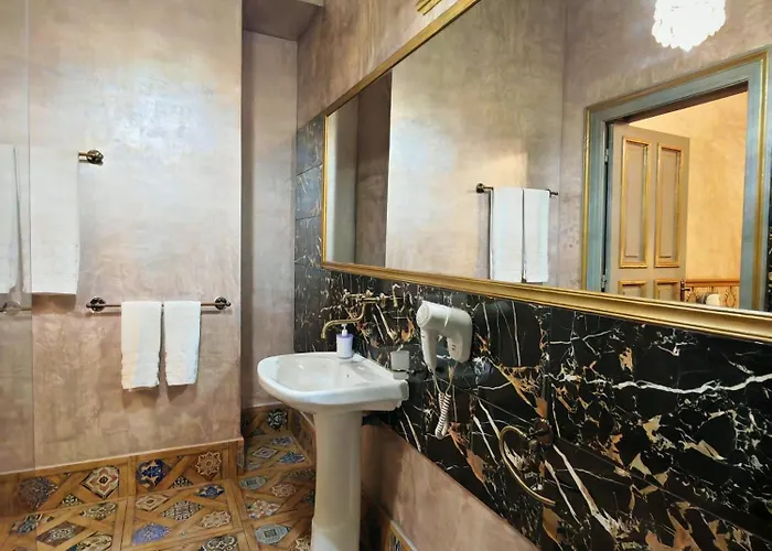 Noblesse Palace Old Town By Nf Bucureşti