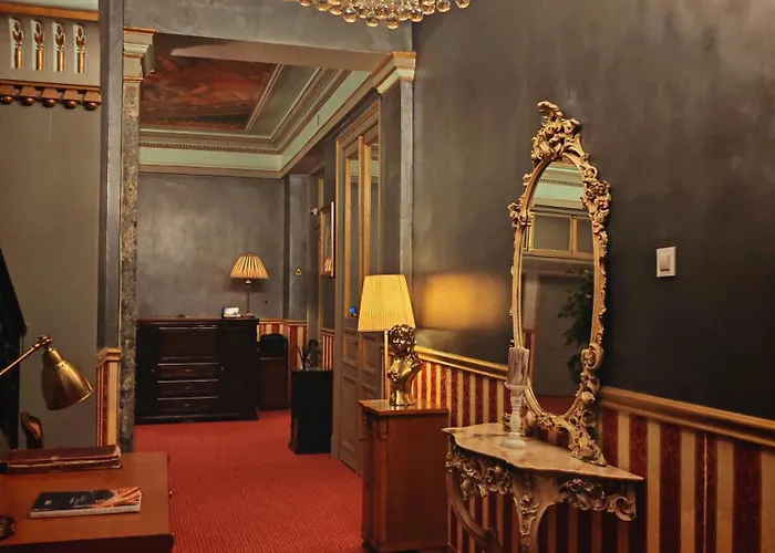 Noblesse Palace Old Town By Nf