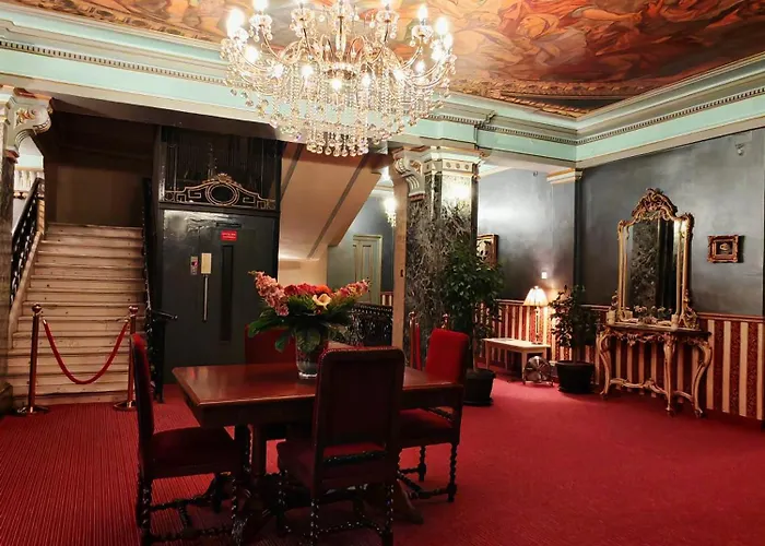 Noblesse Palace Old Town By Nf Hotel