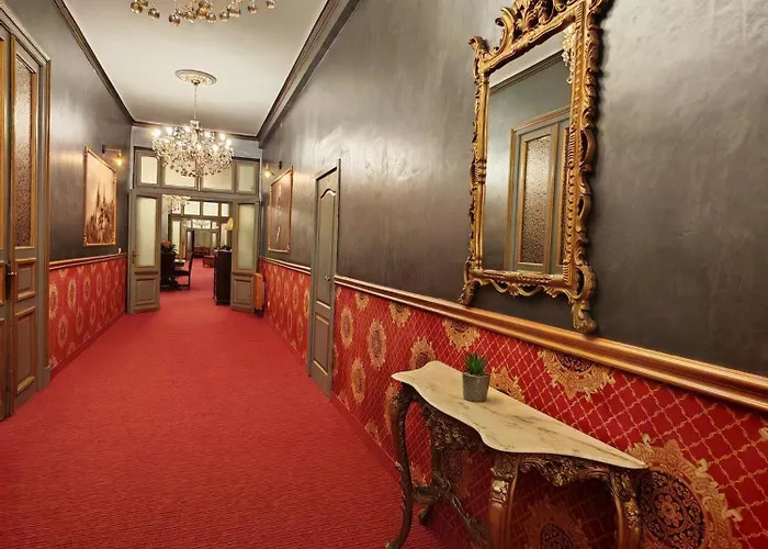 Hotel Noblesse Palace Old Town By Nf 4*