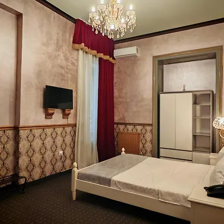 Hotel Noblesse Palace Old Town By Nf Boekarest