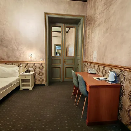 Hotel Noblesse Palace Old Town By Nf Boekarest